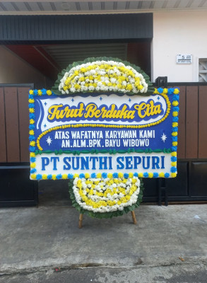Papan Bunga Duka di Pulau Wetang
