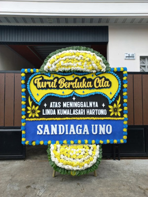 Papan Bunga Duka di Pulau Wetang